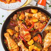 Got tired of the same chicken dishes over and over? Check out this Pineapple Chicken Afritada. Colorful, vibrant, and crazy delicious, it is guaranteed to become one of your new favorites! | yummyaddiction.com