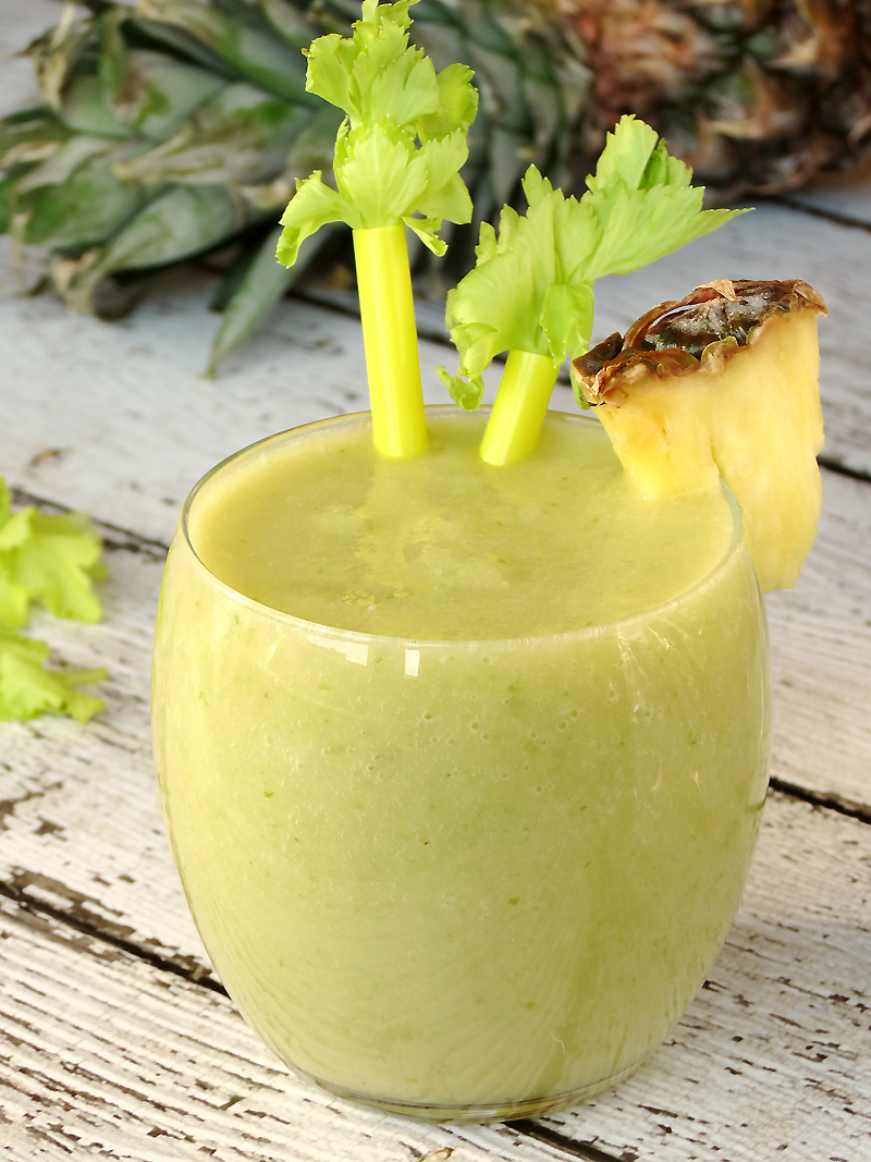 Pineapple Celery Smoothie in a glass