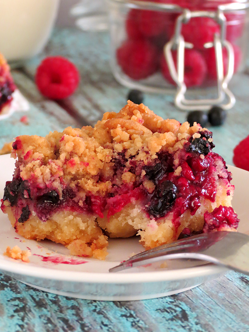 Blueberry Raspberry Crumb Cake | YummyAddiction.com