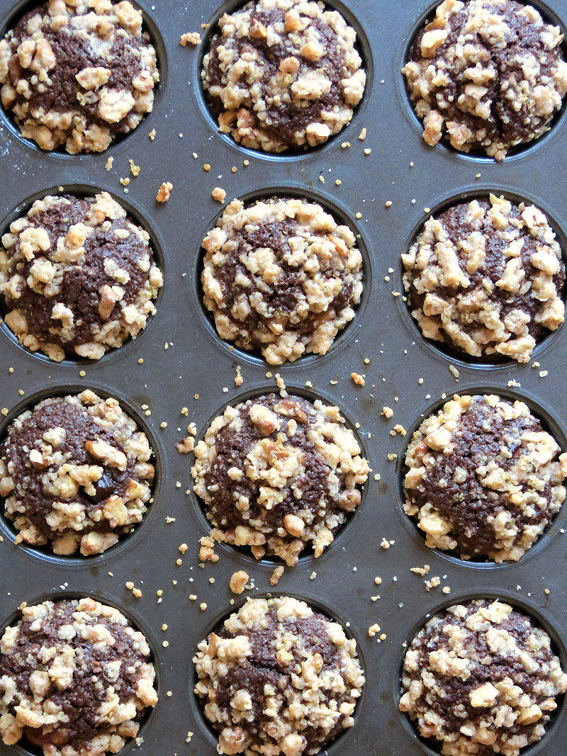 Banana Chocolate Quinoa Muffins | @yummyaddiction Banana Chocolate Quinoa Muffins | @yummyaddiction