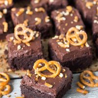 These Nutella Brownies with a Pretzel Crust are sweet and salty, chewy, crunchy - they have it all! | yummyaddiction.com