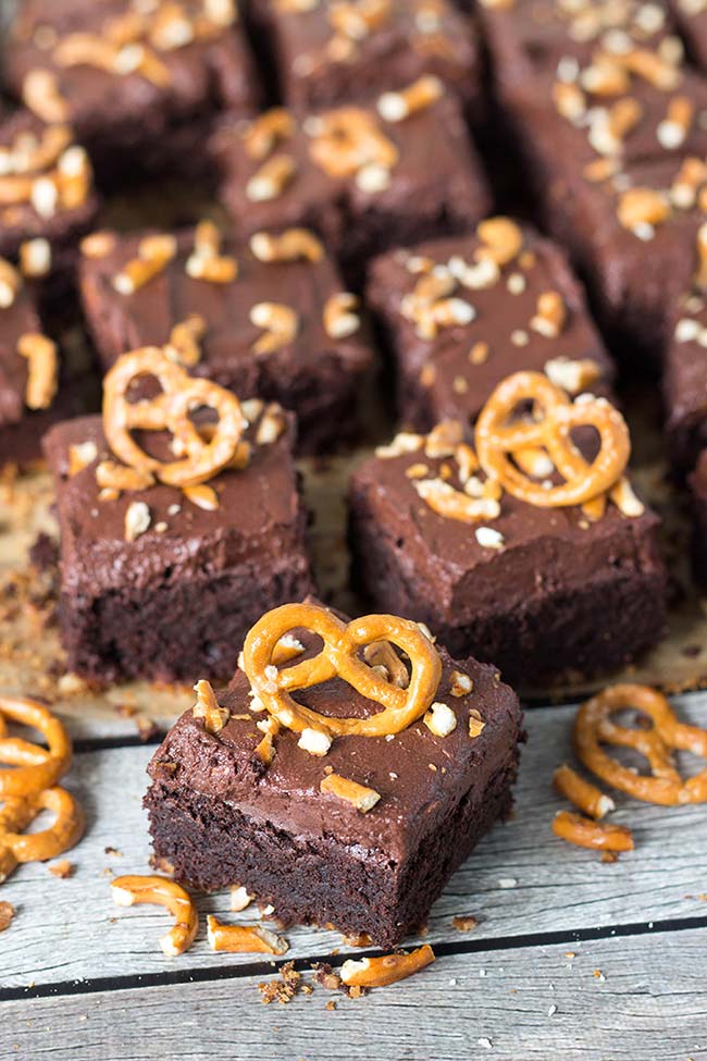 These Nutella Brownies with a Pretzel Crust are sweet and salty, chewy, crunchy - they have it all! | yummyaddiction.com 