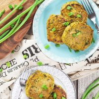 Sweet Potato Patties featuring tuna, quinoa, zucchini, chia, spinach, and more! Can it be any better? A perfect healthy & easy weeknight dinner! | yummyaddiction.com