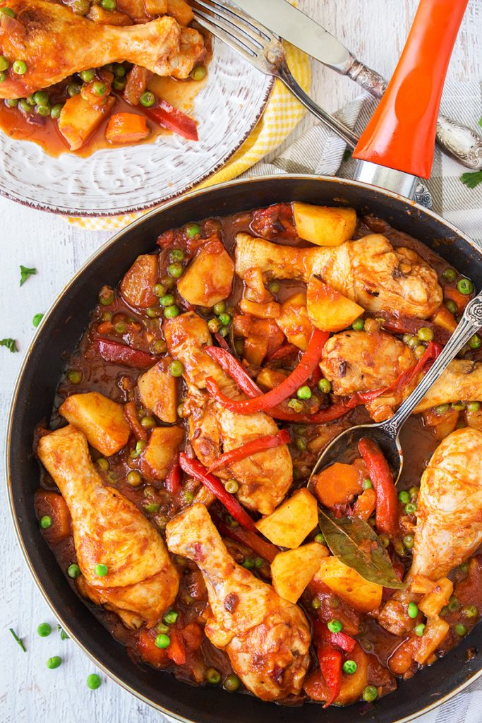30 Delicious Skillet Chicken Recipes To Make On A Weeknight! #chicken #dinner | yummyaddiction.com