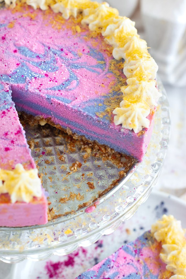 A colorful unicorn cheesecake
