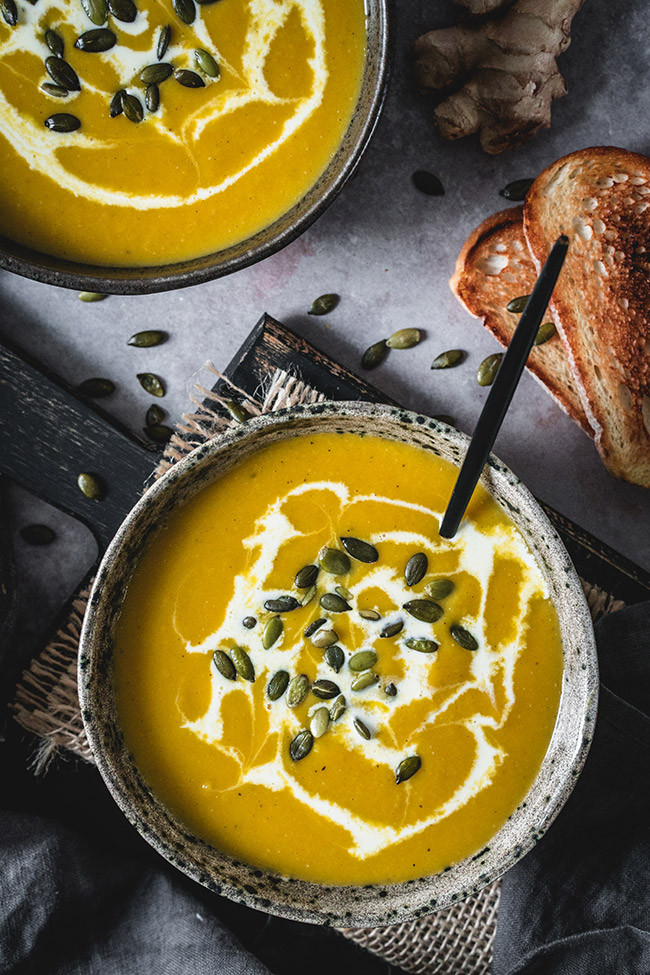 Roasted pumpkin soup with ginger