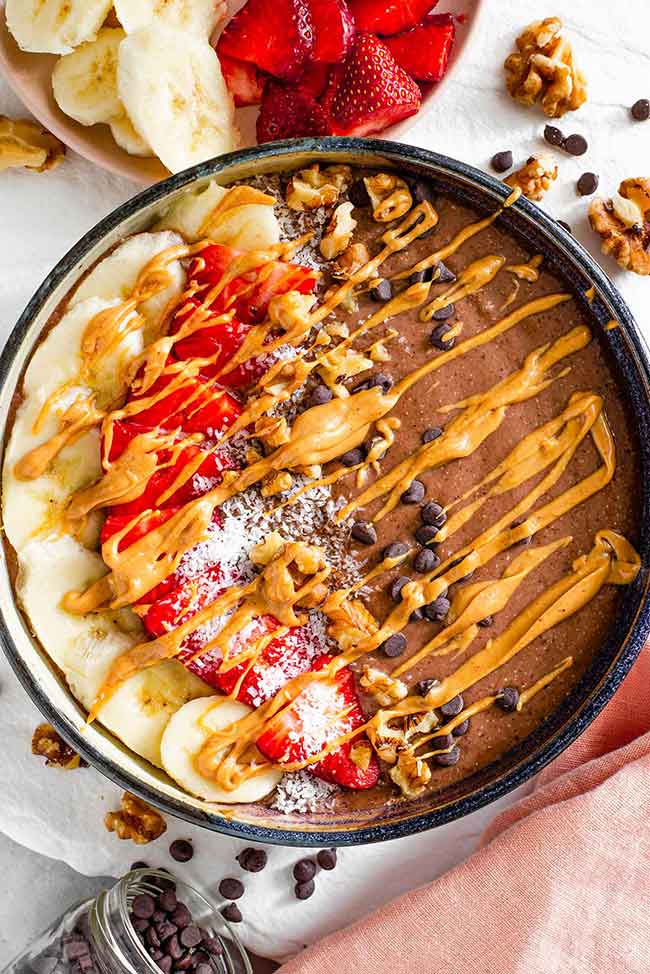 Chocolate Peanut Butter Smoothie Bowl With Quinoa