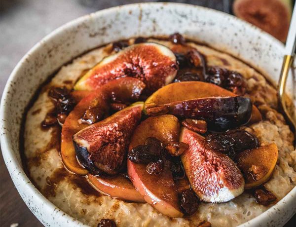 Featured image of caramelized apple oatmeal