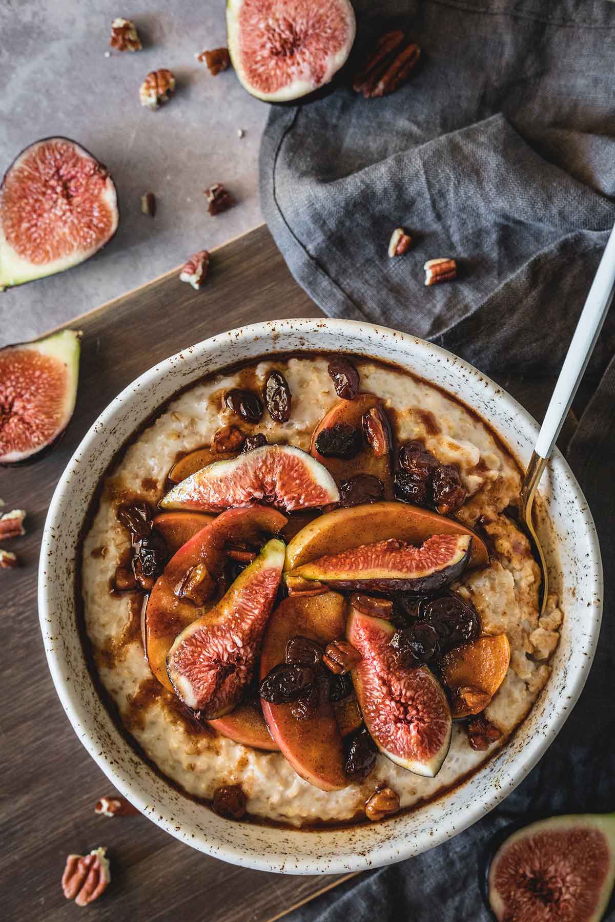 Caramelized apple oatmeal with figs