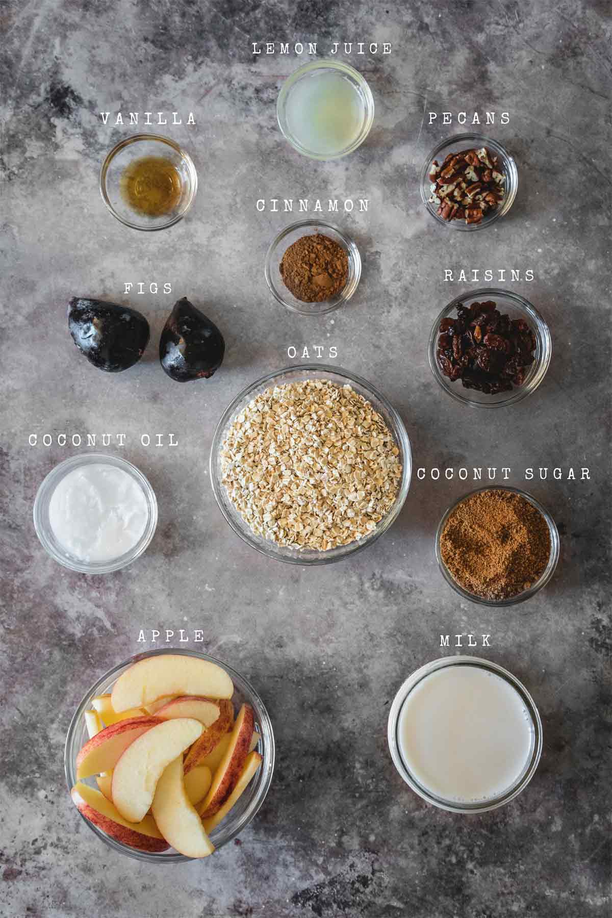 Ingredients of the caramelized apple and fig oatmeal