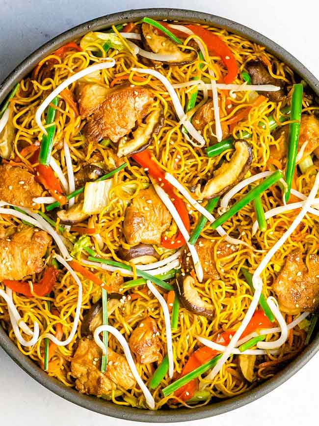 Chicken Chow Mein with Vegetables