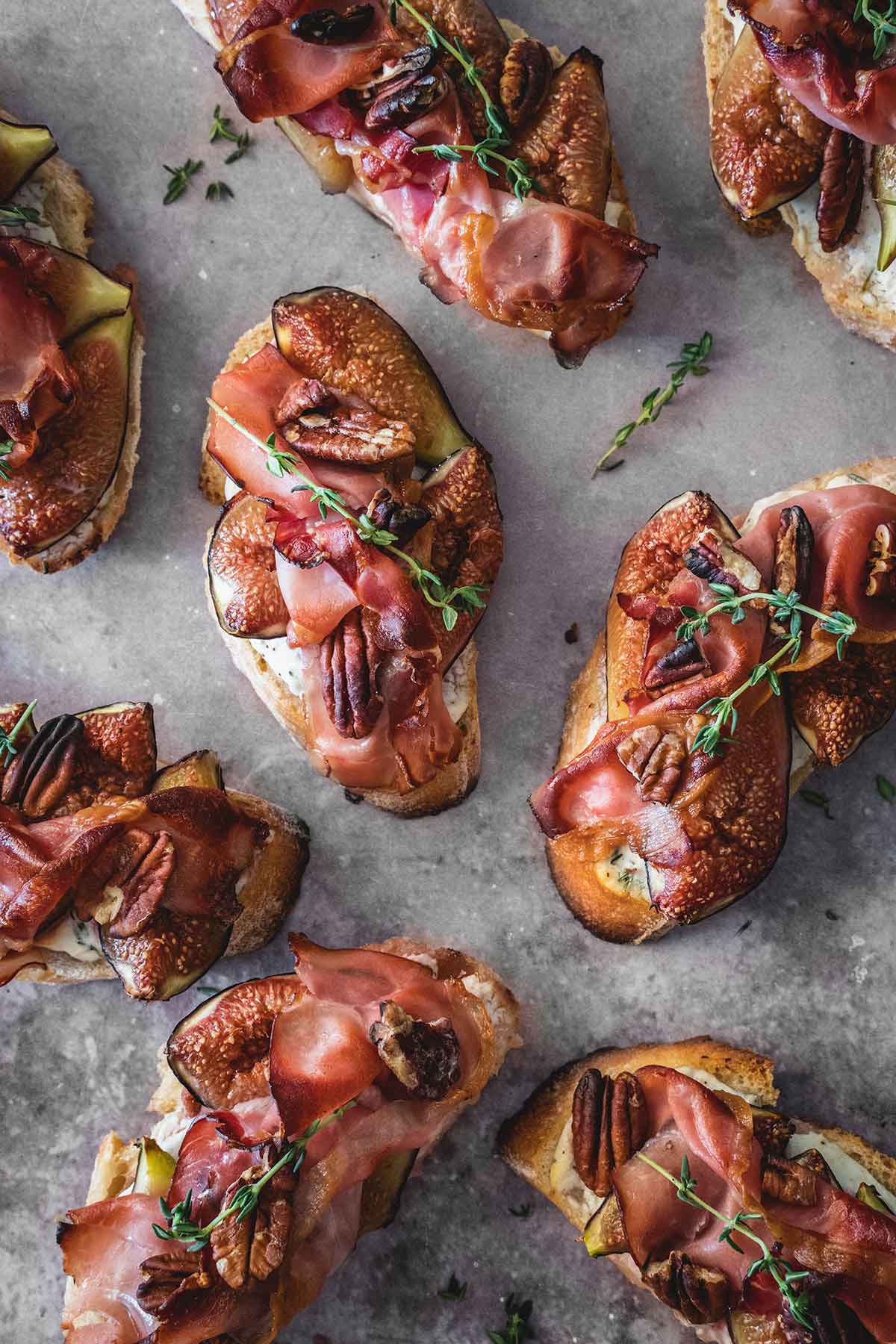 Fig and goat cheese crostini with prosciutto