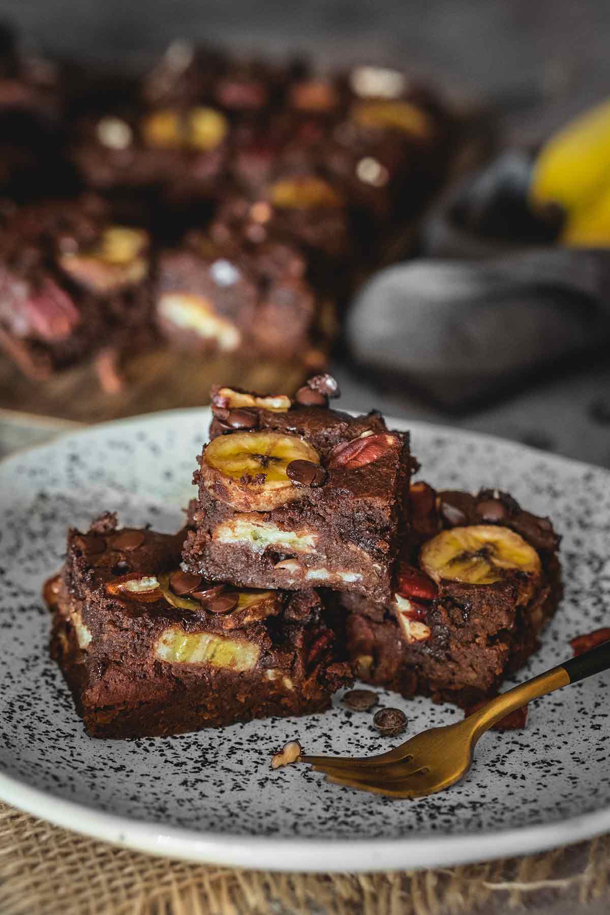 Lentil brownies with chocolate and banana