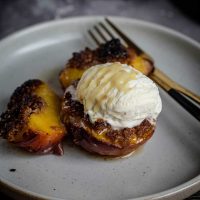 Easy air fryer peaches featured photo