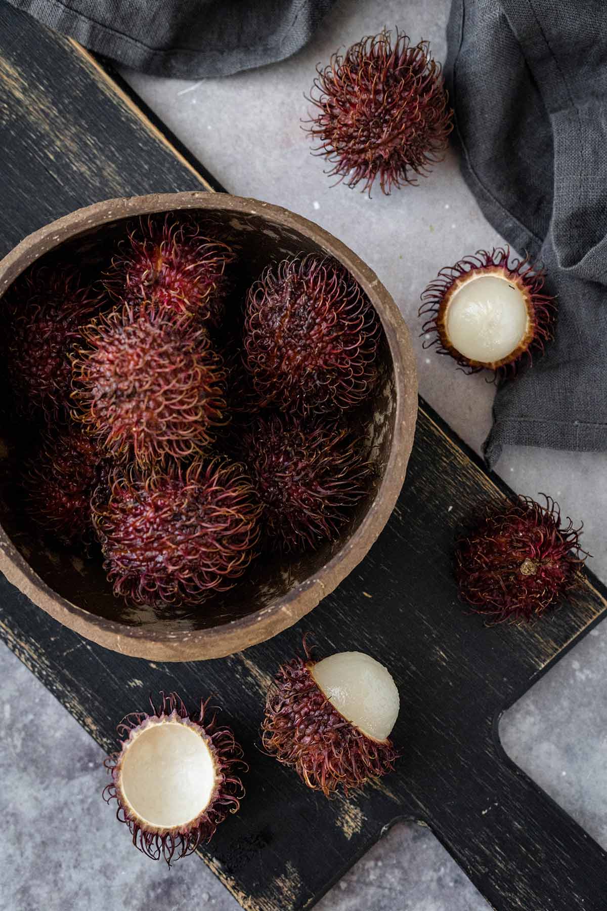 How to peel and eat rambutan fruit