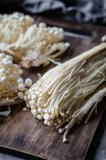 How to Cook Enoki Mushrooms (7 Methods)