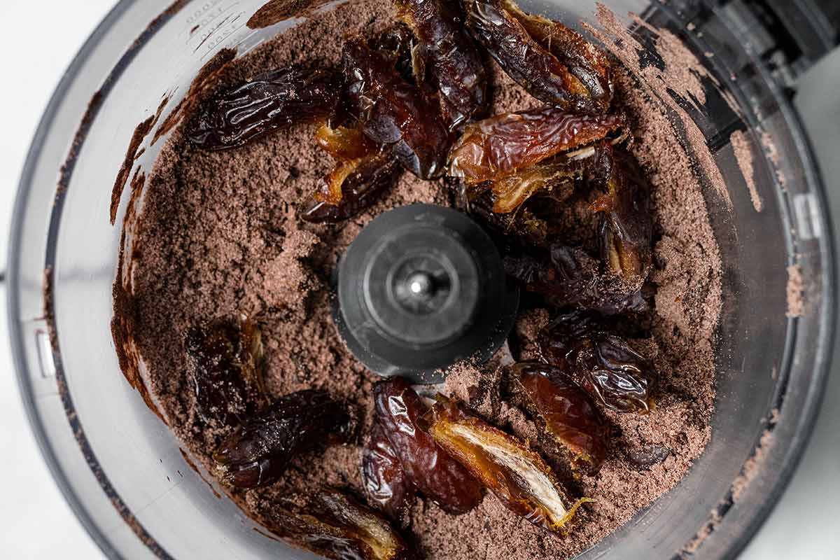 Making chocolate date balls