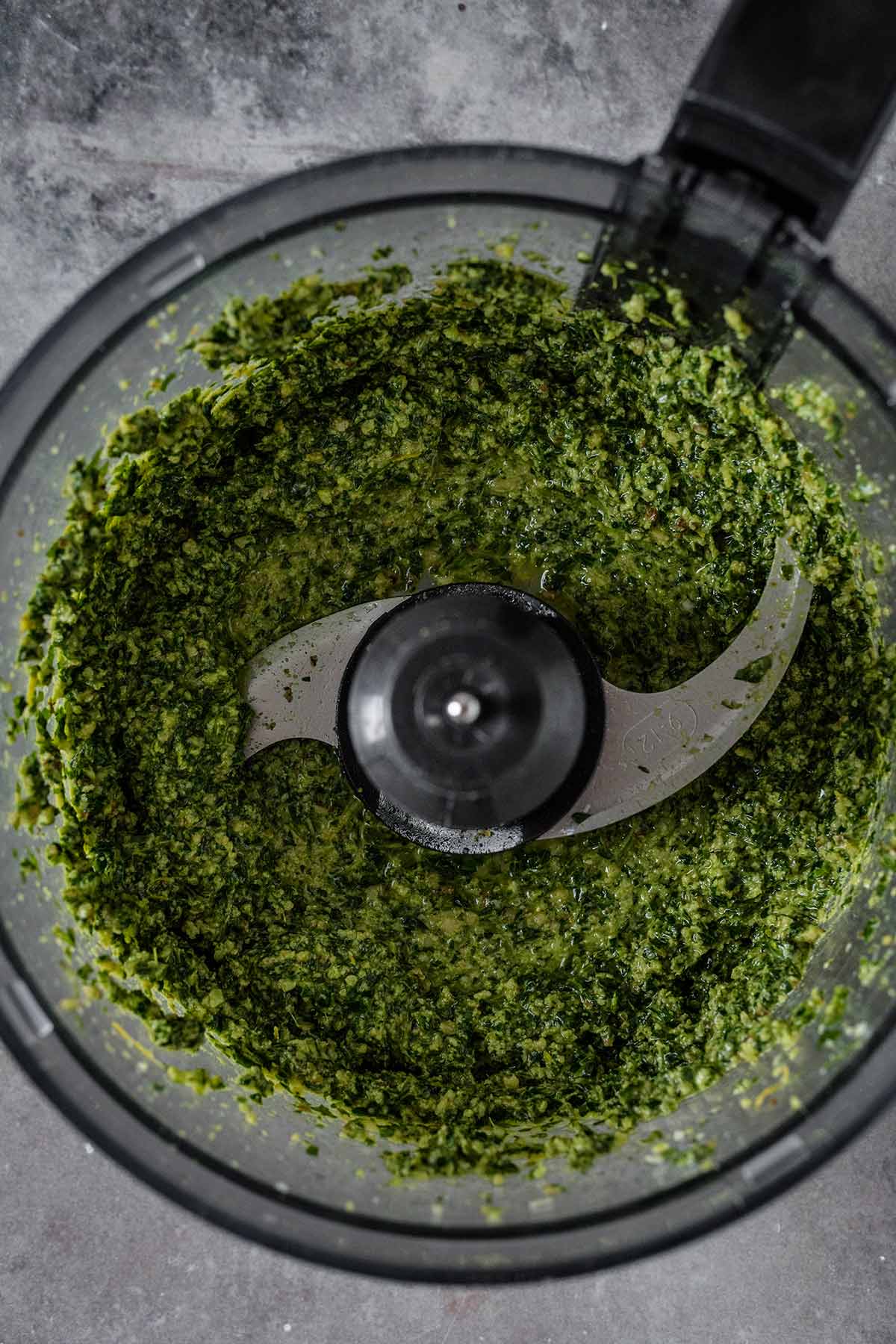 Arugula pesto in food proccesor
